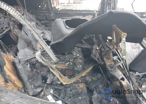 2016 Mercedes-Benz S 550 z USA, uszkodzony, nr VIN WDDUG8CB5GA281215